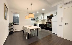 Key Sagrada Familia & Park Guell Apartment